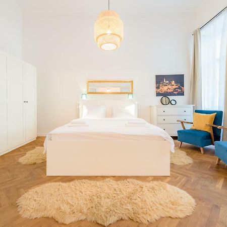 Oasis Apartments - Liberty Square Budapest Luaran gambar