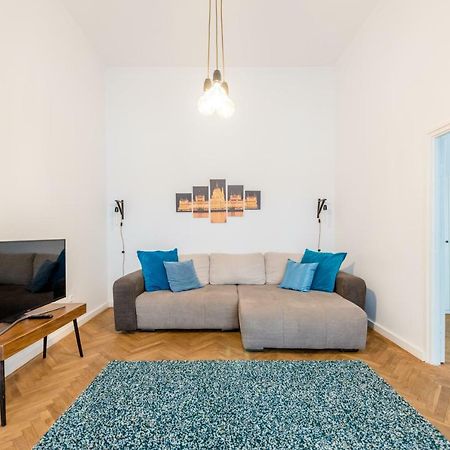 Oasis Apartments - Liberty Square Budapest Luaran gambar
