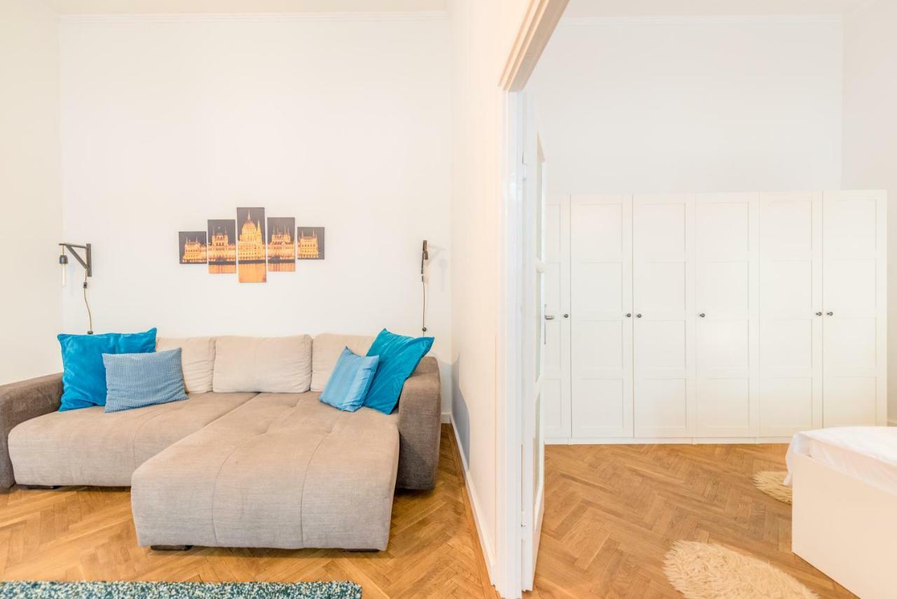 Oasis Apartments - Liberty Square Budapest Luaran gambar