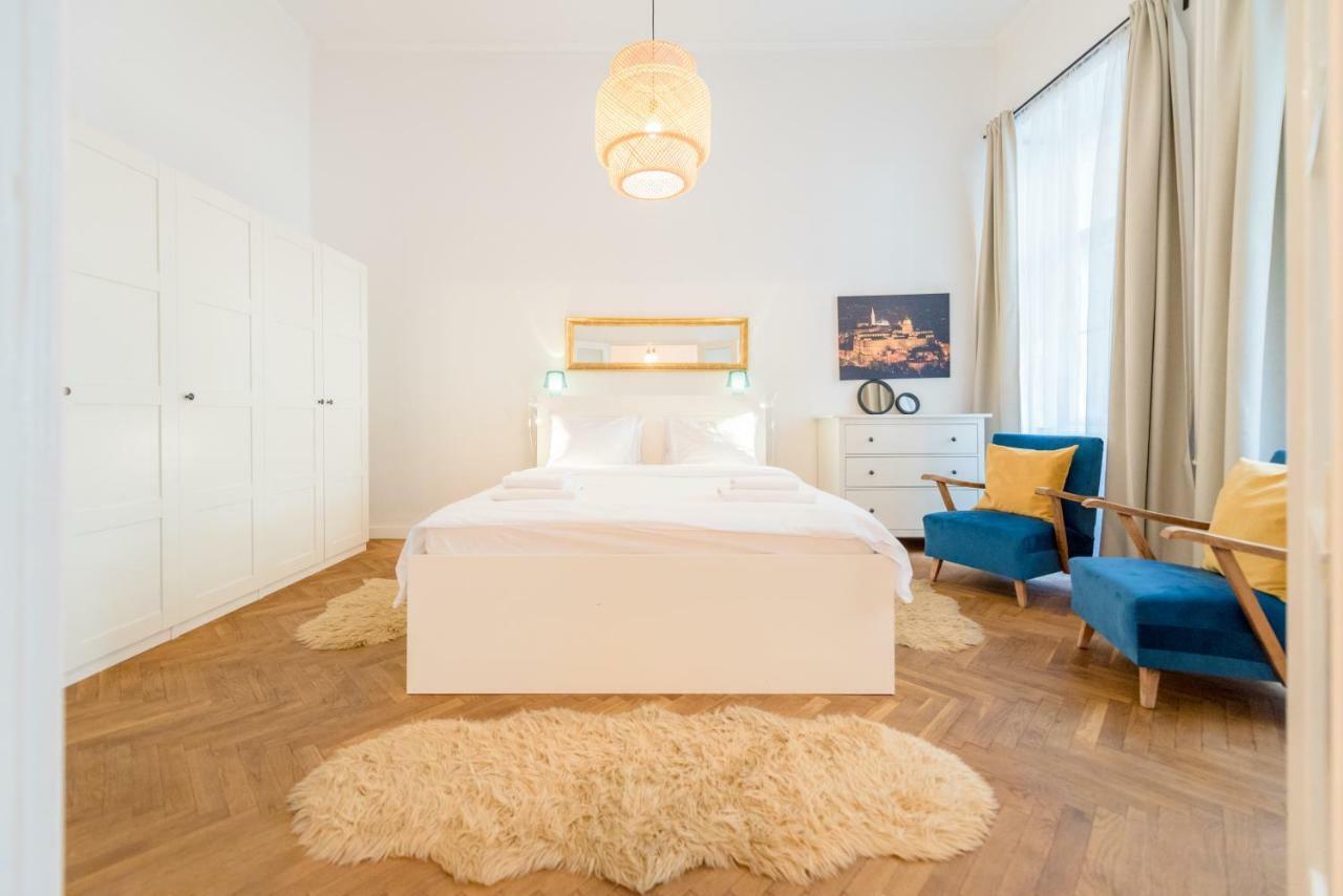 Oasis Apartments - Liberty Square Budapest Luaran gambar