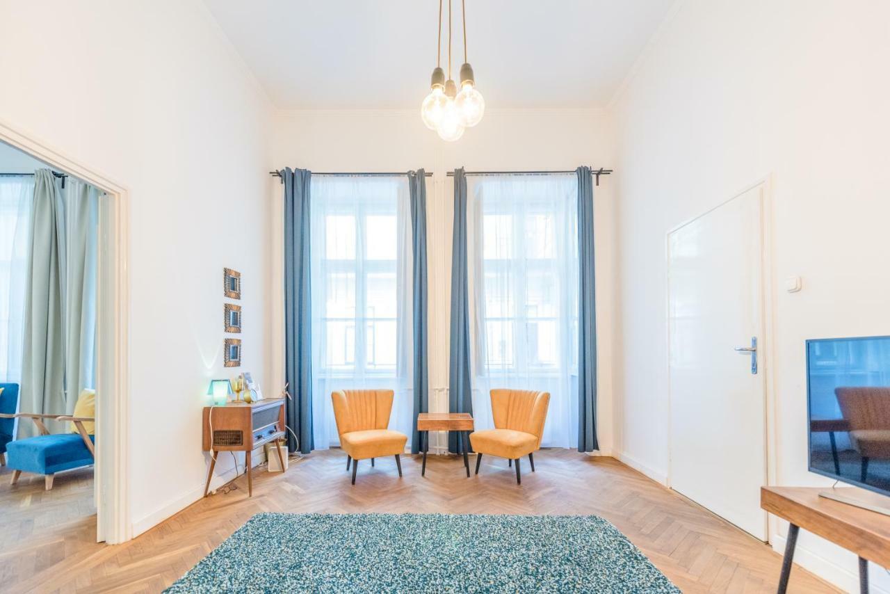 Oasis Apartments - Liberty Square Budapest Luaran gambar